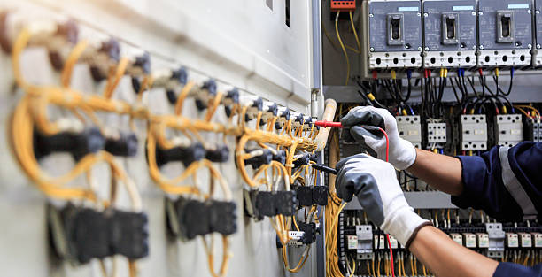 Professional Electrician technician working in Beaver, UT